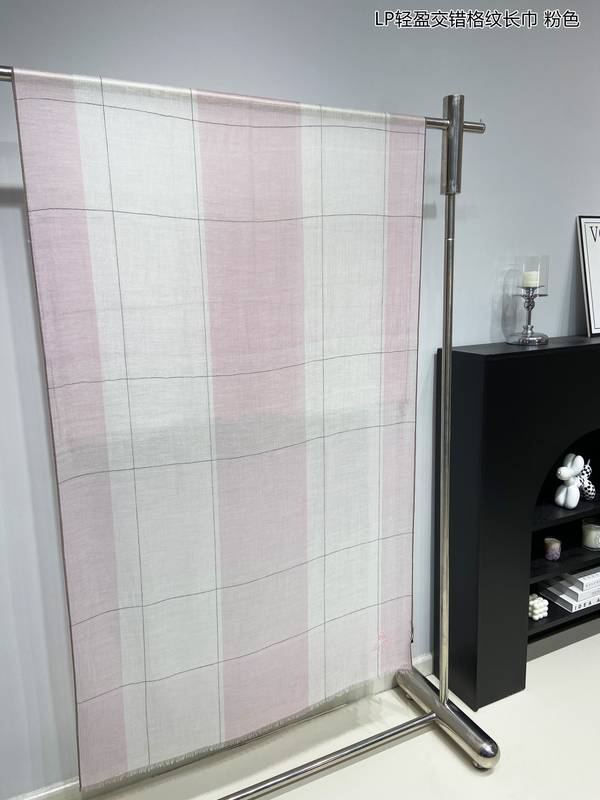 Loro Piana Scarf LPC00051 Loro Piana Scarf LPC00051